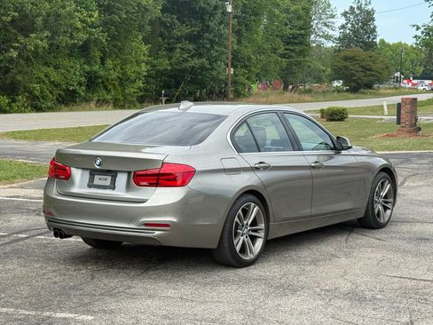 Used 2018 BMW 330i Sedan w/ Premium Package RWD image 3