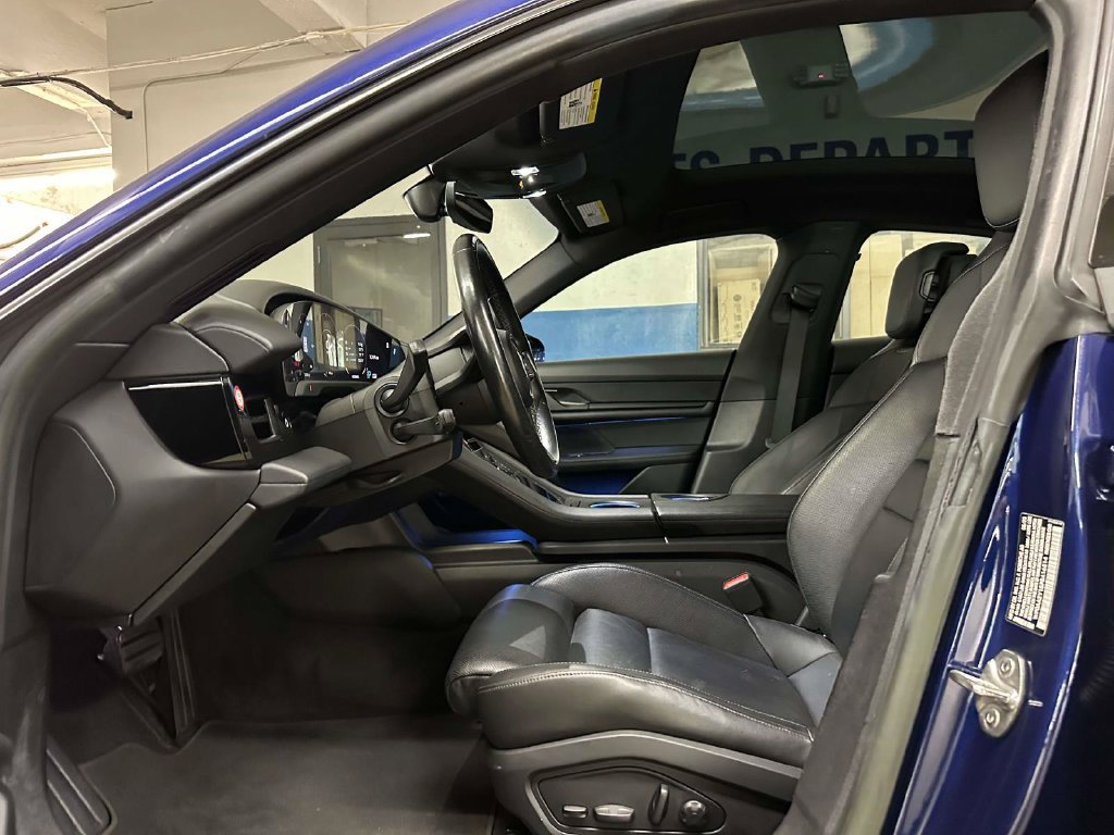 Used 2023 Porsche Taycan RWD image 10