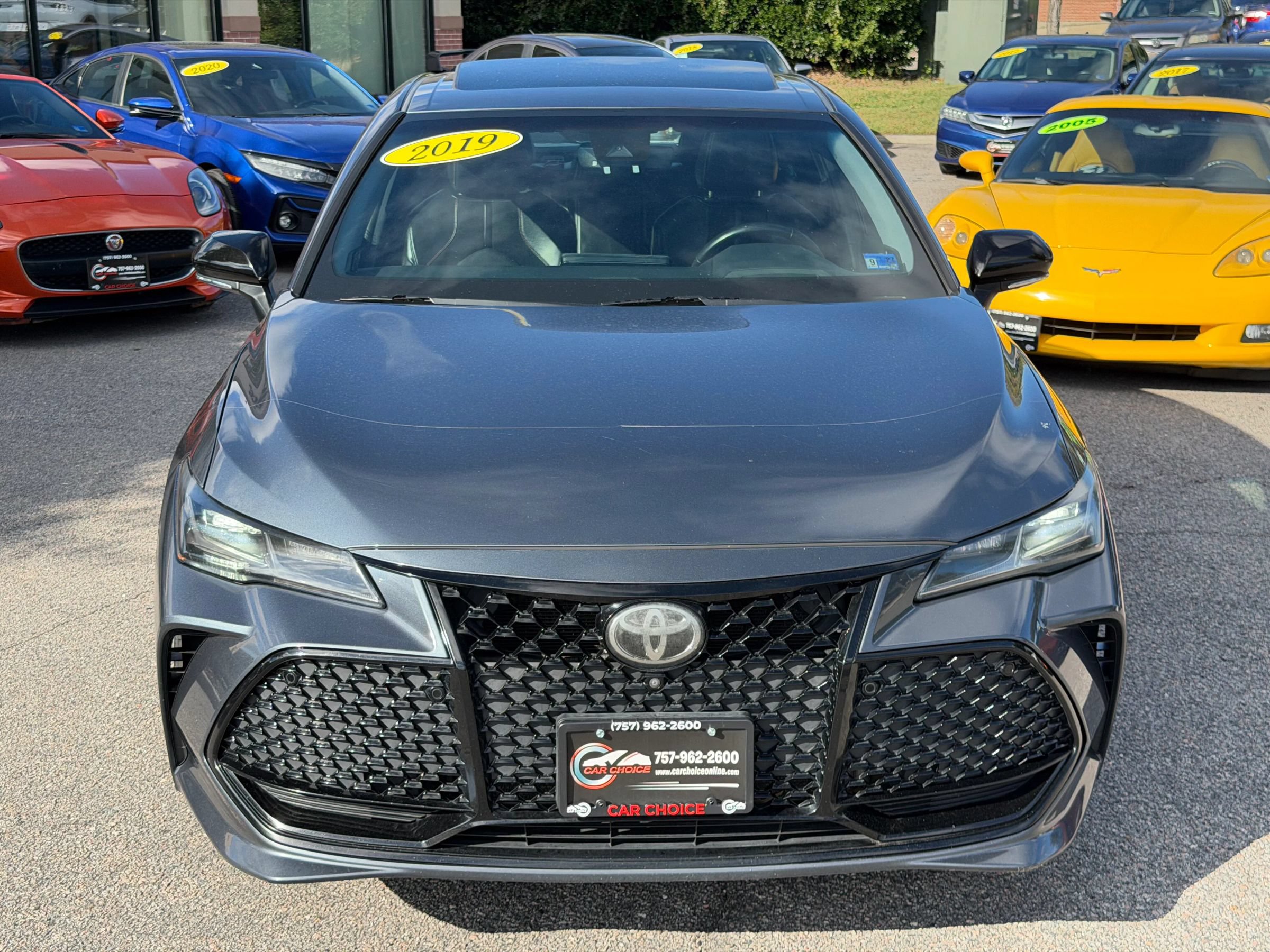 Used 2019 Toyota Avalon Touring w/ Advanced Safety Package FWD image 3