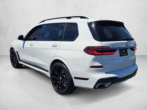 Used 2024 BMW X7 xDrive40i w/ M Sport Package AWD/4WD image 8