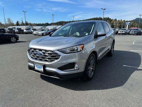 Used 2020 Ford Edge Titanium w/ Class II Trailer Tow Package AWD/4WD image 6