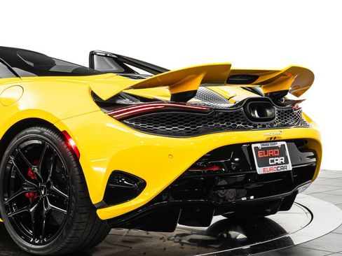 Used 2024 McLaren 750S Spider image 19
