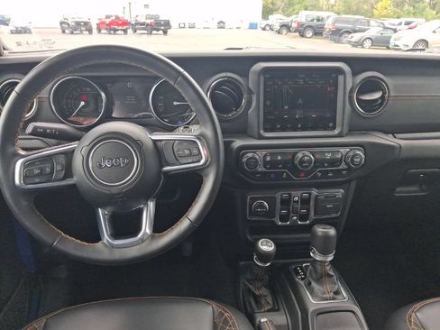 Used 2023 Jeep Wrangler Unlimited Sahara AWD/4WD image 13