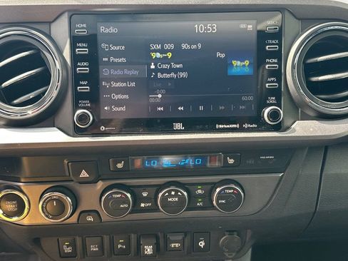 Used 2020 Toyota Tacoma TRD Off-Road w/ TRD Premium Off Road Package AWD/4WD image 29