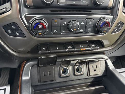 Used 2018 Chevrolet Silverado 1500 High Country image 15