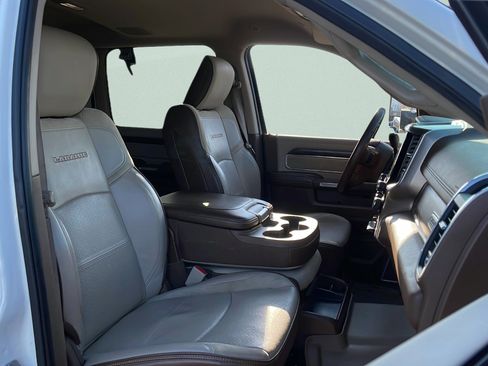 Used 2019 RAM 2500 Laramie image 29
