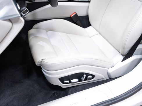 Used 2019 Porsche Panamera 4 AWD/4WD image 9
