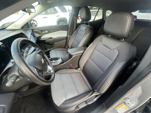 Used 2025 Chevrolet Trax LT w/ LT Convenience Package image 36