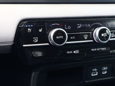 Used 2025 Honda Pilot Elite image 26