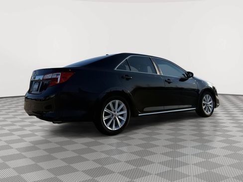 Used 2012 Toyota Camry XLE w/ Preferred Accessory Pkg FWD image 6