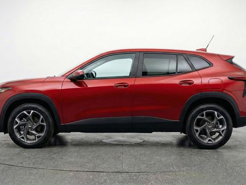 Used 2025 Chevrolet Trax LT w/ LT Convenience Package image 5