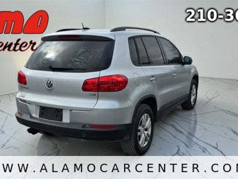 Used 2017 Volkswagen Tiguan S image 5