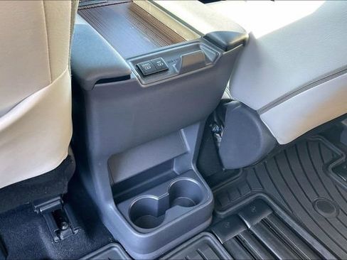 Used 2021 Toyota Sienna LE w/ LE Plus Package FWD image 35