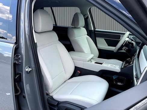 New 2026 Hyundai Santa Fe SE image 7