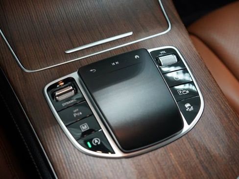 Used 2021 Mercedes-Benz GLC 300 4MATIC image 32