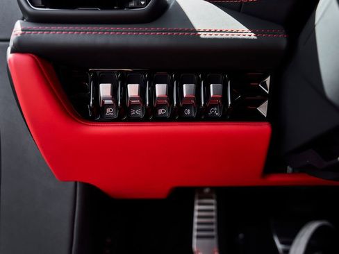 Used 2024 Lamborghini Huracan EVO AWD/4WD image 42