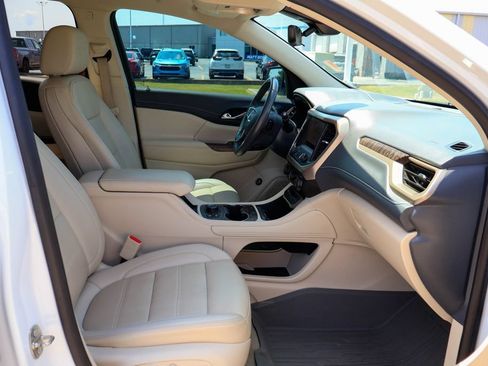 Used 2021 GMC Acadia Denali w/ Denali Technology Package FWD image 10
