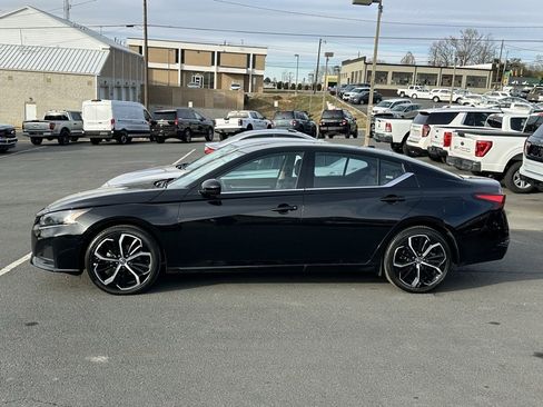 Used 2025 Nissan Altima 2.5 SR image 3