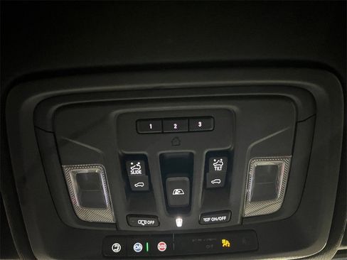 Used 2020 Chevrolet Silverado 1500 High Country image 35