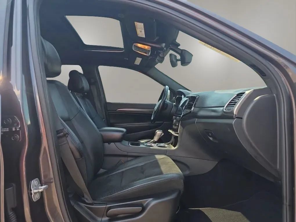 Used 2019 Jeep Grand Cherokee Altitude AWD/4WD image 49