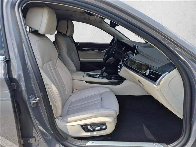 Used 2022 BMW 740i RWD image 21