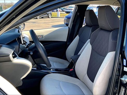 Used 2021 Toyota Corolla LE image 7