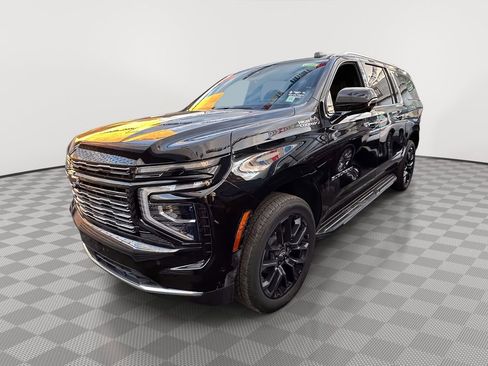 Used 2025 Chevrolet Suburban High Country AWD/4WD image 4