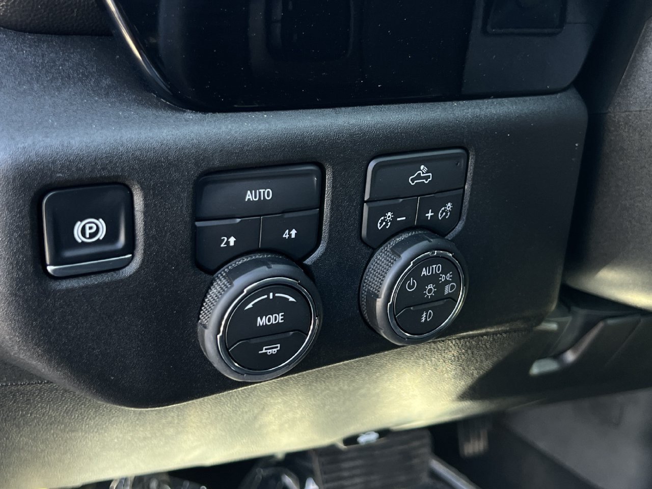 Used 2026 Chevrolet Silverado 1500 RST AWD/4WD image 13