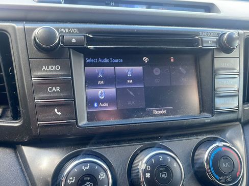 Used 2014 Toyota RAV4 LE image 12