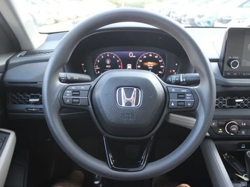 Used 2025 Honda Accord SE image 11