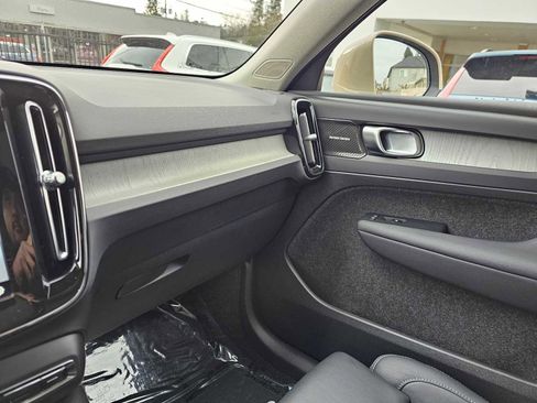 New 2025 Volvo XC40 B5 Plus w/ Climate Package image 33