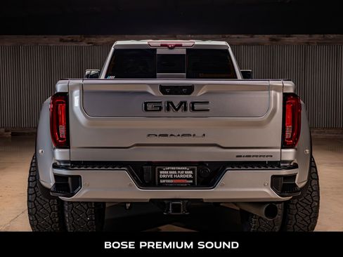Used 2022 GMC Sierra 3500 Denali w/ Denali Ultimate Package image 8