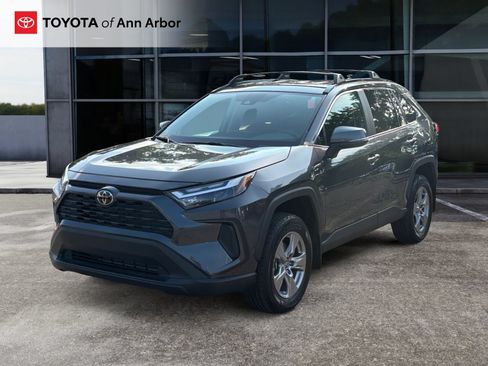 Used 2025 Toyota RAV4 XLE AWD/4WD image 7