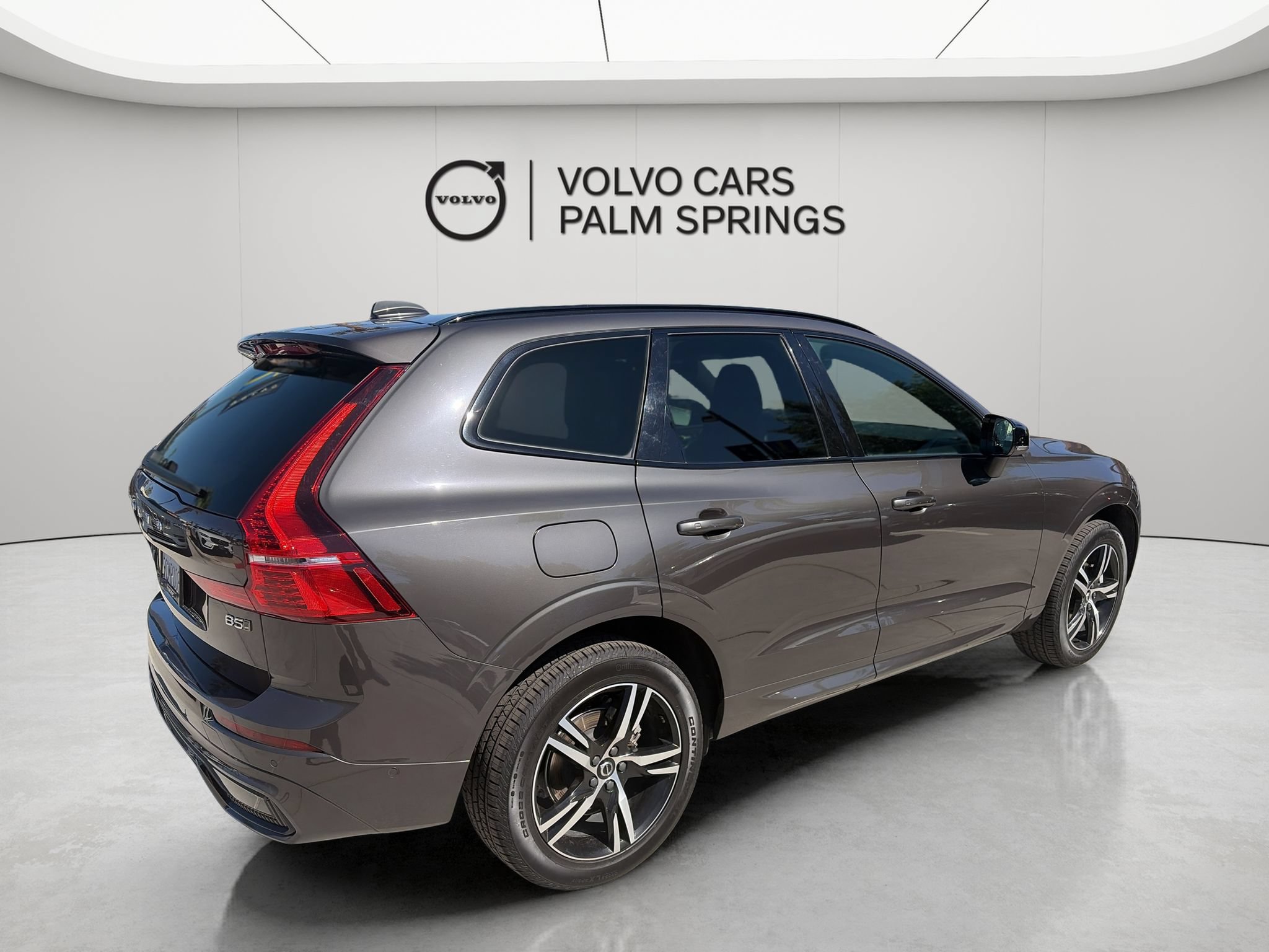 Used 2022 Volvo XC60 B5 R-Design w/ Advanced Package AWD/4WD image 6