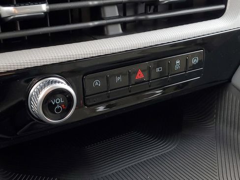 New 2026 Ford Explorer Active w/ Active Comfort Package image 24