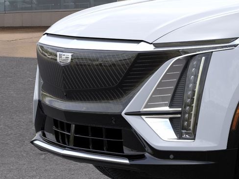 New 2026 Cadillac Lyriq Luxury AWD/4WD image 13