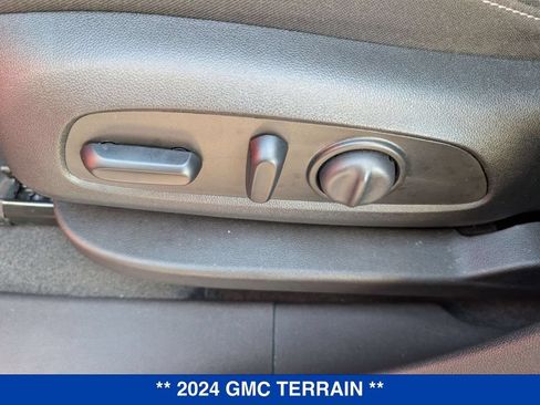 Used 2024 GMC Terrain SLE w/ Driver Convenience Package AWD/4WD image 15