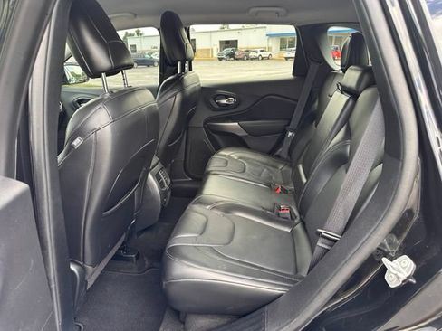 Used 2020 Jeep Cherokee Limited AWD/4WD image 11