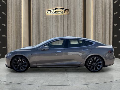 Used 2015 Tesla Model S 70D image 9