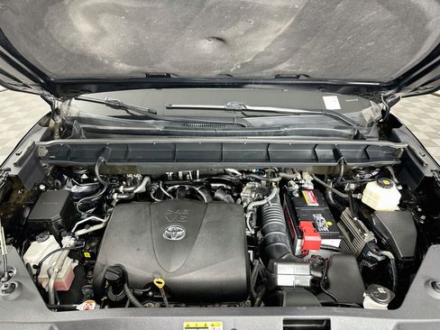 Used 2021 Toyota Highlander XSE AWD/4WD image 36