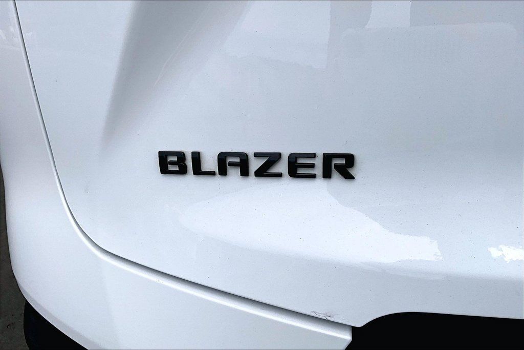 Used 2023 Chevrolet Blazer LT w/ Convenience Package FWD image 27