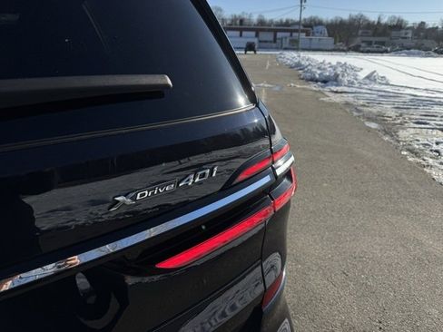 Used 2023 BMW X7 xDrive40i w/ M Sport Package image 11