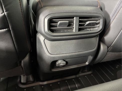 Used 2025 Honda Ridgeline TrailSport image 32