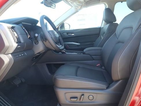 New 2026 Nissan Pathfinder SL w/ SL Premium Package image 12