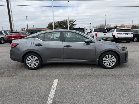 Used 2025 Nissan Sentra S image 6