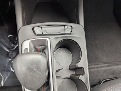 Certified 2024 Chevrolet Trax RS w/ Driver Confidence Package image 17