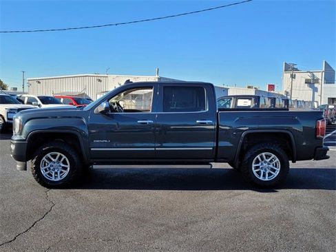 Used 2018 GMC Sierra 1500 Denali w/ Denali Ultimate Package image 4