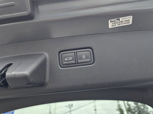 Used 2024 Genesis GV60 RWD image 19