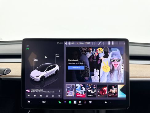 Used 2023 Tesla Model Y AWD image 26