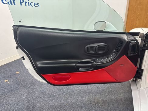 Used 2000 Chevrolet Corvette Coupe w/ Roof Pkg image 5